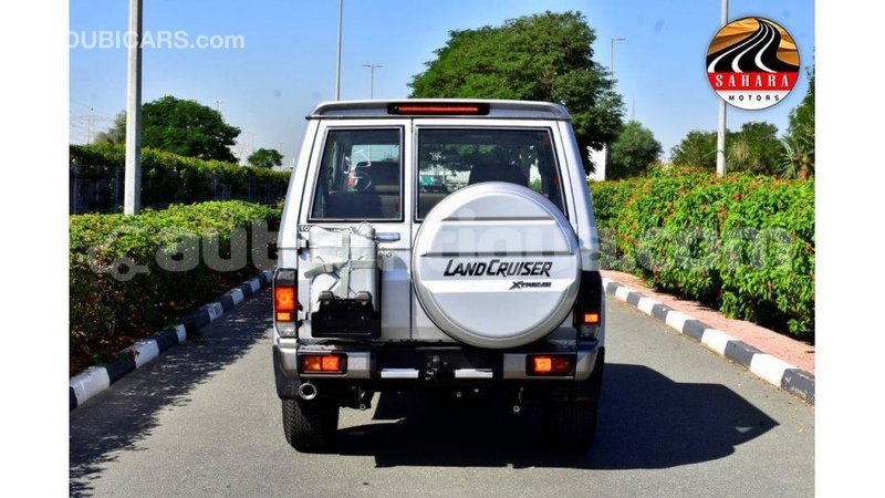 Big with watermark toyota land cruiser antigua import dubai 1644