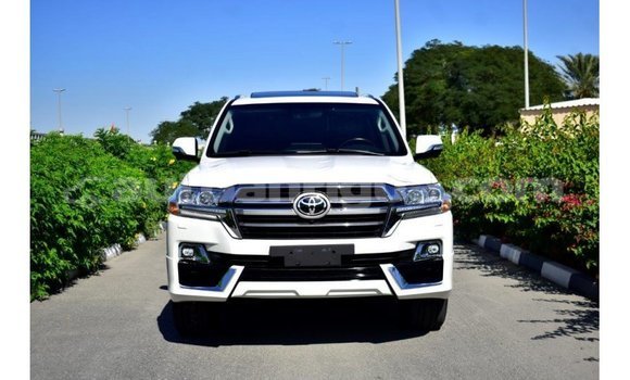 Buy Import Toyota Land Cruiser White Car in Import - Dubai in Antigua Buy Import Toyota Land Cruiser White Car in Import - Dubai in Antigua