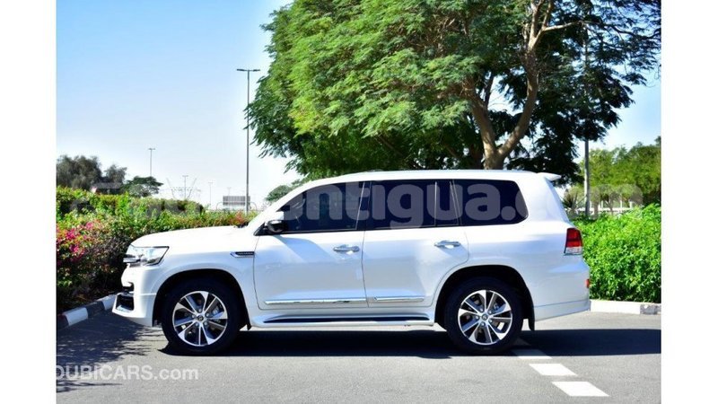 Big with watermark toyota land cruiser antigua import dubai 1645