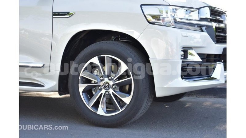 Big with watermark toyota land cruiser antigua import dubai 1645