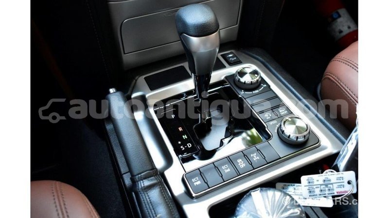 Big with watermark toyota land cruiser antigua import dubai 1645