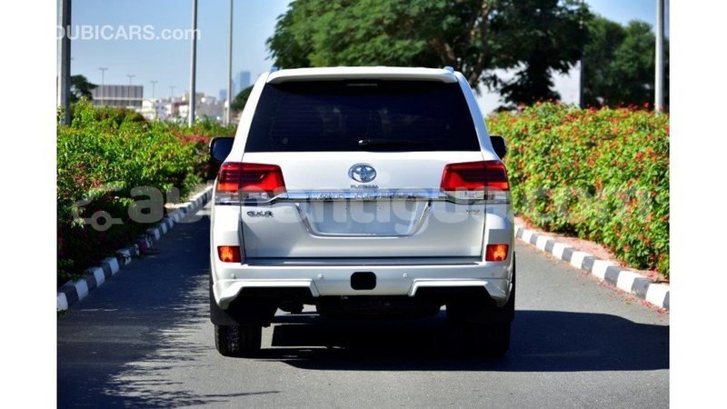 Big with watermark toyota land cruiser antigua import dubai 1645
