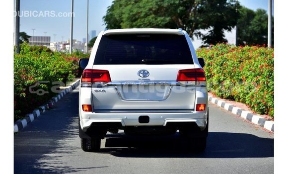 Buy Import Toyota Land Cruiser White Car in Import - Dubai in Antigua Buy Import Toyota Land Cruiser White Car in Import - Dubai in Antigua