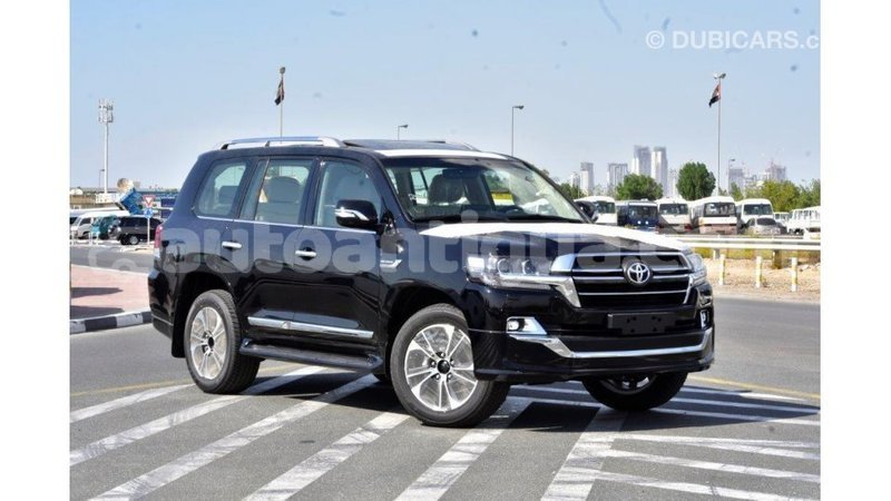 Big with watermark toyota land cruiser antigua import dubai 1646
