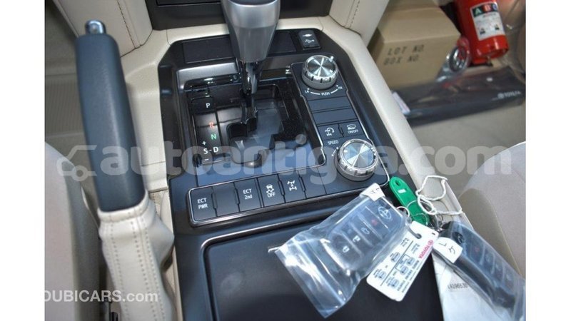 Big with watermark toyota land cruiser antigua import dubai 1646