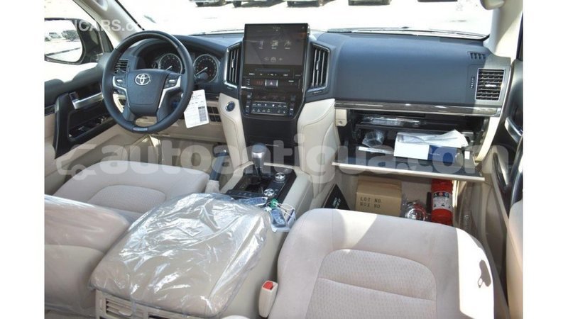 Big with watermark toyota land cruiser antigua import dubai 1646