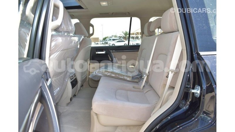 Big with watermark toyota land cruiser antigua import dubai 1646