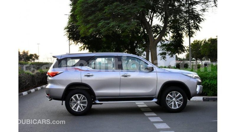 Big with watermark toyota fortuner antigua import dubai 1647