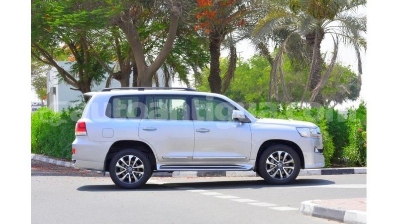 Big with watermark toyota land cruiser antigua import dubai 1648