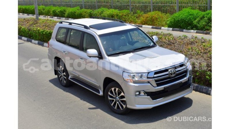 Big with watermark toyota land cruiser antigua import dubai 1648