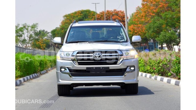 Big with watermark toyota land cruiser antigua import dubai 1648