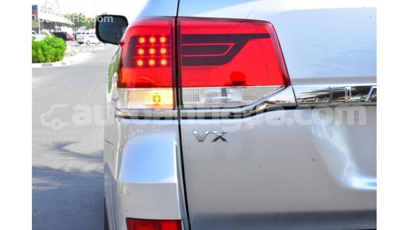 Big with watermark toyota land cruiser antigua import dubai 1648