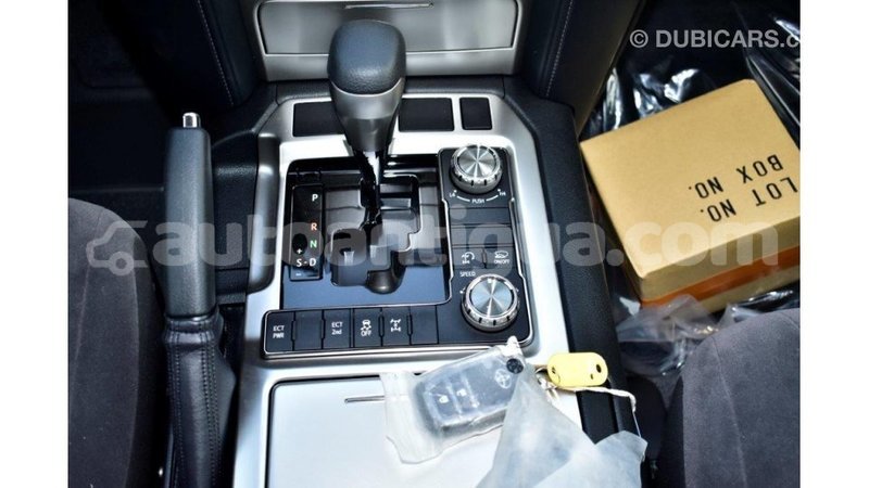 Big with watermark toyota land cruiser antigua import dubai 1649
