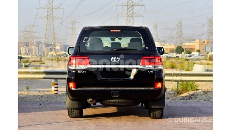 Big with watermark toyota land cruiser antigua import dubai 1649