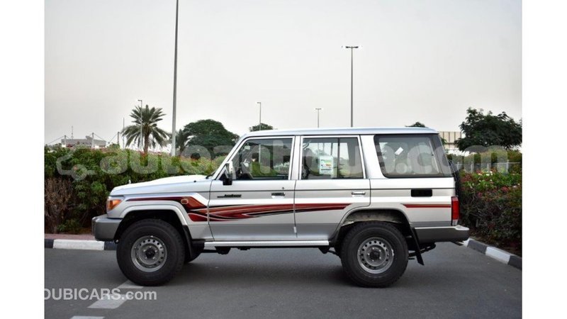 Big with watermark toyota land cruiser antigua import dubai 1650