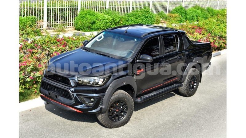 Big with watermark toyota hilux antigua import dubai 1651