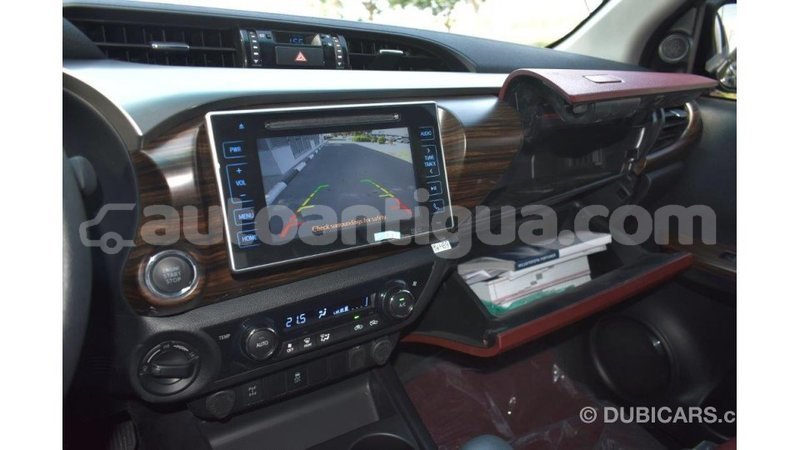 Big with watermark toyota hilux antigua import dubai 1651