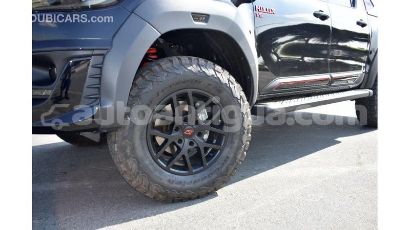 Big with watermark toyota hilux antigua import dubai 1651