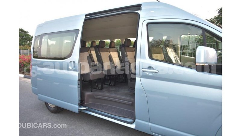 Big with watermark toyota hiace antigua import dubai 1652