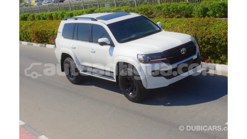Big with watermark toyota land cruiser antigua import dubai 1653