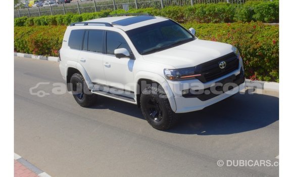 Buy Import Toyota Land Cruiser White Car in Import - Dubai in Antigua Buy Import Toyota Land Cruiser White Car in Import - Dubai in Antigua