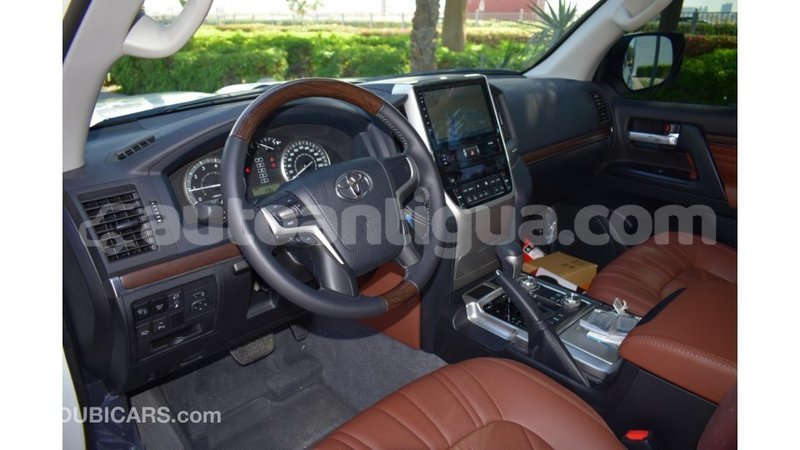 Big with watermark toyota land cruiser antigua import dubai 1653