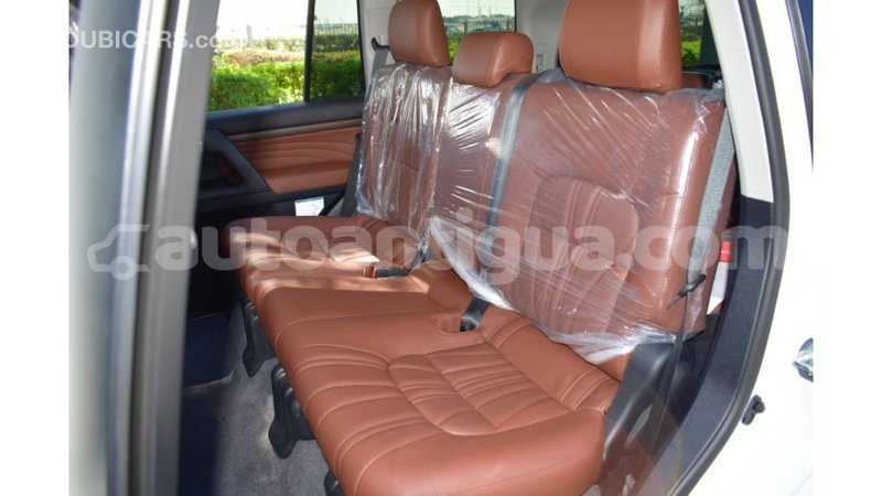 Big with watermark toyota land cruiser antigua import dubai 1653