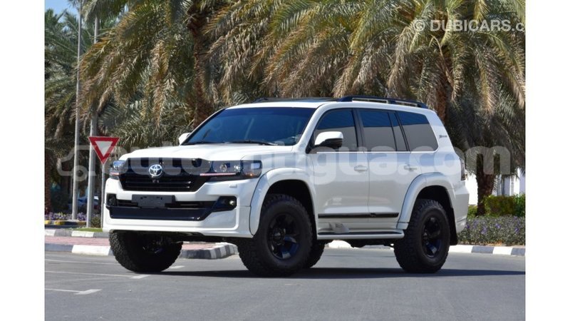 Big with watermark toyota land cruiser antigua import dubai 1653
