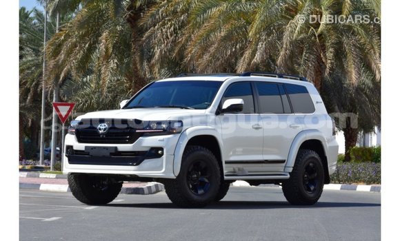 Buy Import Toyota Land Cruiser White Car in Import - Dubai in Antigua Buy Import Toyota Land Cruiser White Car in Import - Dubai in Antigua