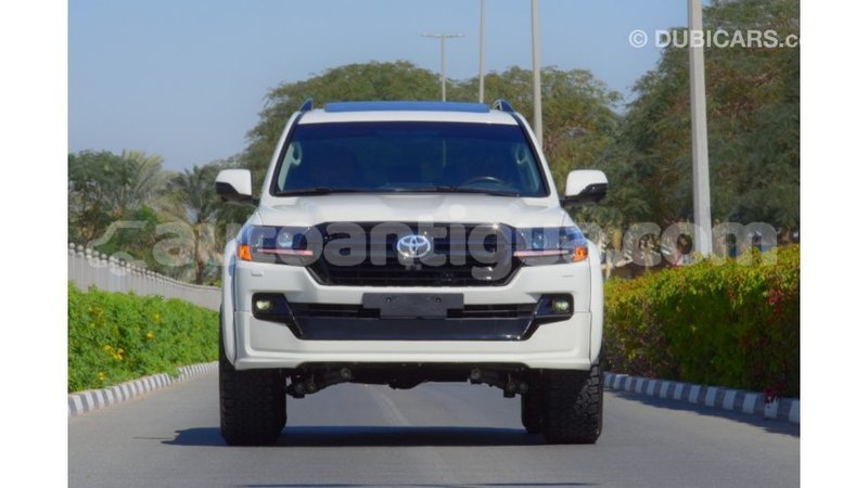 Big with watermark toyota land cruiser antigua import dubai 1653
