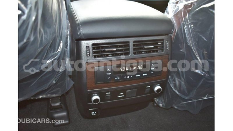 Big with watermark toyota land cruiser antigua import dubai 1658