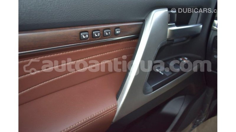 Big with watermark toyota land cruiser antigua import dubai 1658