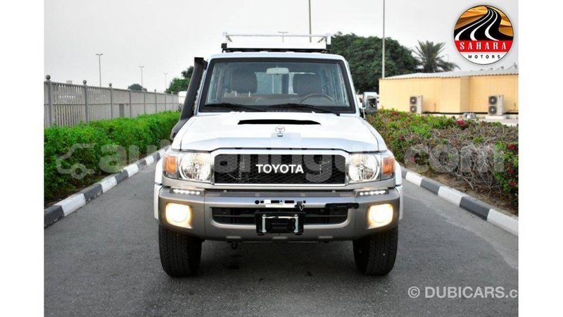 Big with watermark toyota land cruiser antigua import dubai 1660