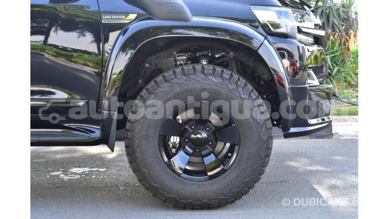 Big with watermark toyota land cruiser antigua import dubai 1663