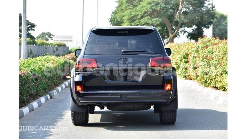 Big with watermark toyota land cruiser antigua import dubai 1663