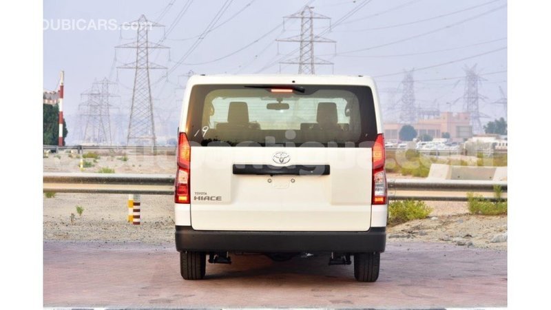 Big with watermark toyota hiace antigua import dubai 1665