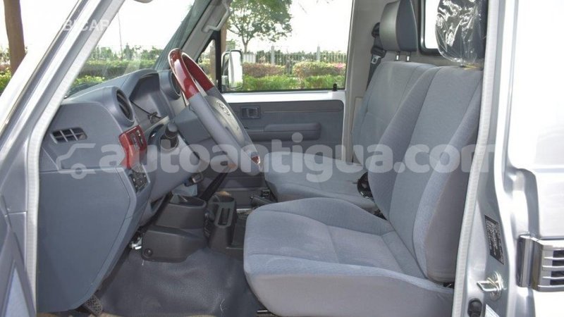 Big with watermark toyota land cruiser antigua import dubai 1666