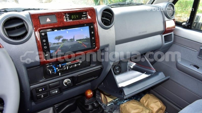 Big with watermark toyota land cruiser antigua import dubai 1666