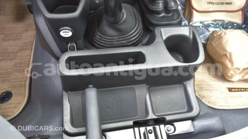 Big with watermark toyota land cruiser antigua import dubai 1666