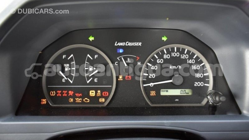 Big with watermark toyota land cruiser antigua import dubai 1666