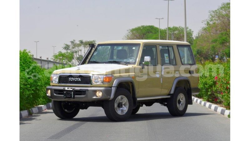 Big with watermark toyota land cruiser antigua import dubai 1667