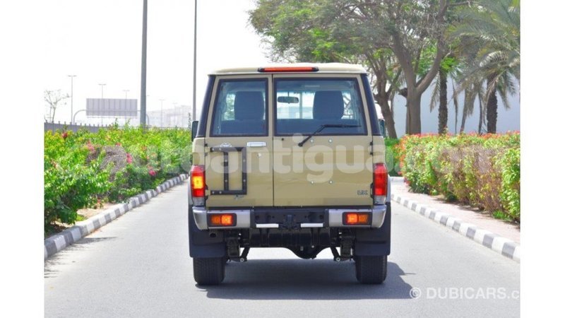 Big with watermark toyota land cruiser antigua import dubai 1667