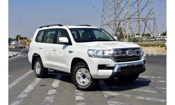 Buy Import Toyota Land Cruiser White Car in Import - Dubai in Antigua Buy Import Toyota Land Cruiser White Car in Import - Dubai in Antigua