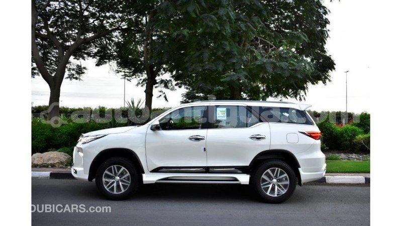 Big with watermark toyota fortuner antigua import dubai 1669