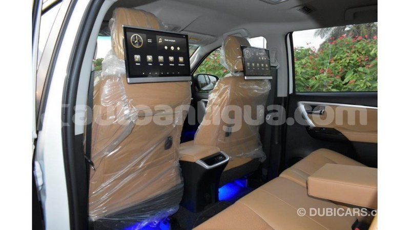 Big with watermark toyota fortuner antigua import dubai 1669
