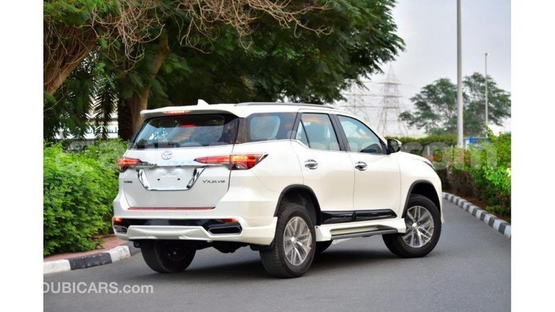 Big with watermark toyota fortuner antigua import dubai 1669