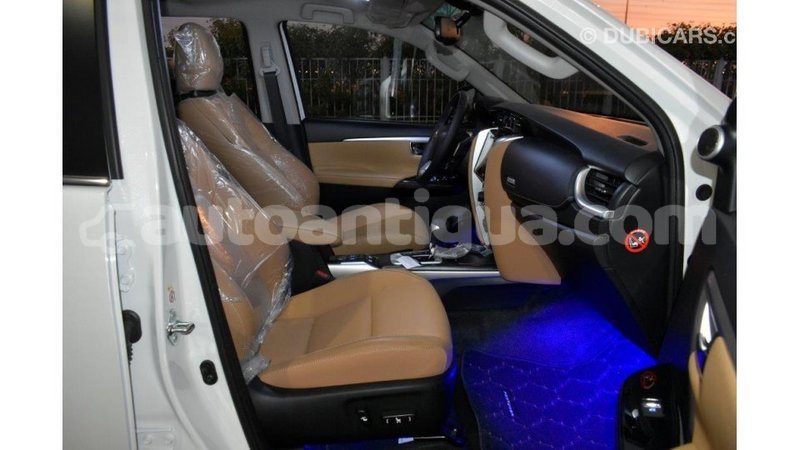 Big with watermark toyota fortuner antigua import dubai 1669