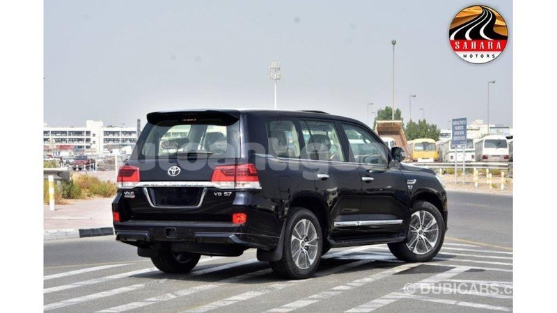 Big with watermark toyota land cruiser antigua import dubai 1670