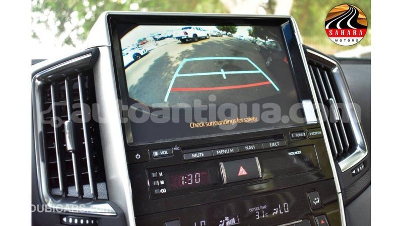 Big with watermark toyota land cruiser antigua import dubai 1670
