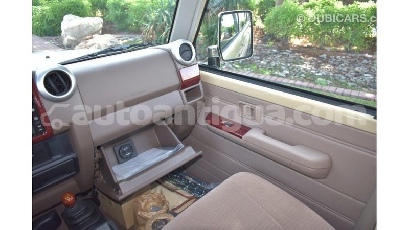 Big with watermark toyota land cruiser antigua import dubai 1673
